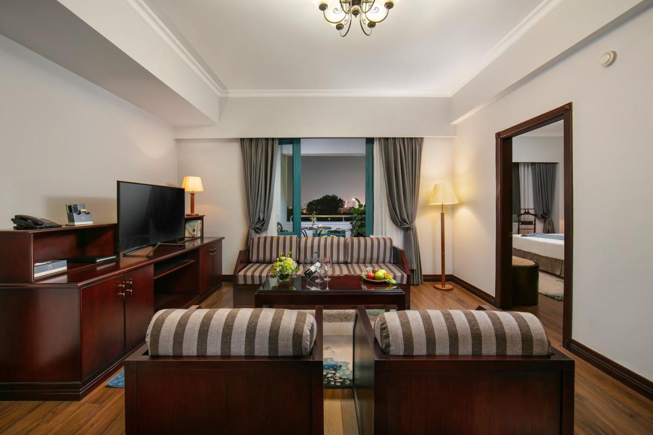 The Tray Hotel Hai Phong Buitenkant foto