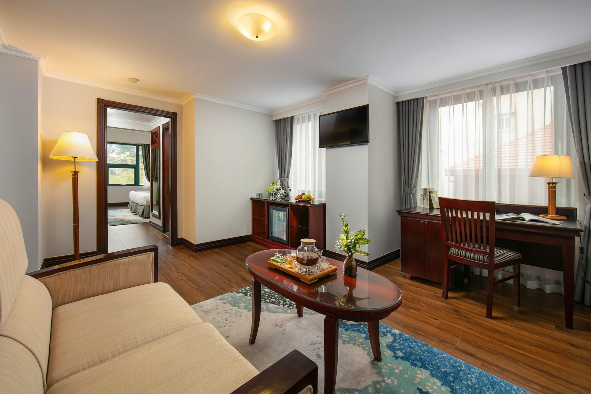 The Tray Hotel Hai Phong Buitenkant foto